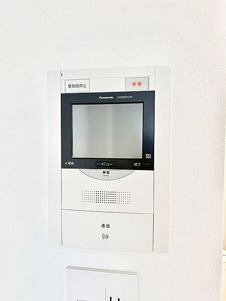 訪問者が一目でわかる、安心のＴＶモニター付きインターフォン