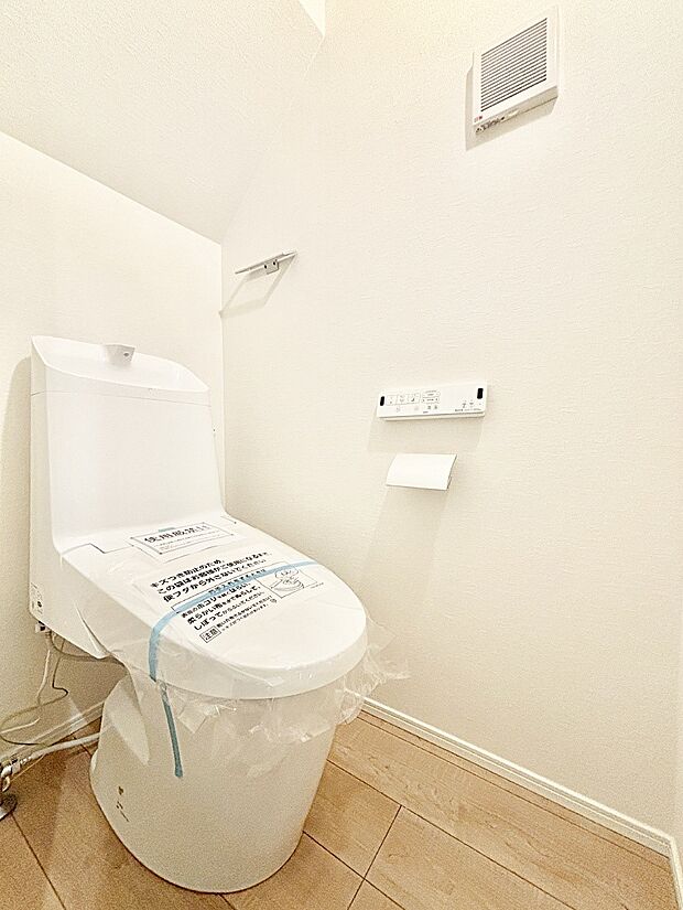 トイレは温水洗浄機能付き