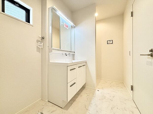 お子さんがうがい、手洗いも喜んでしてくれそうな洗面所！