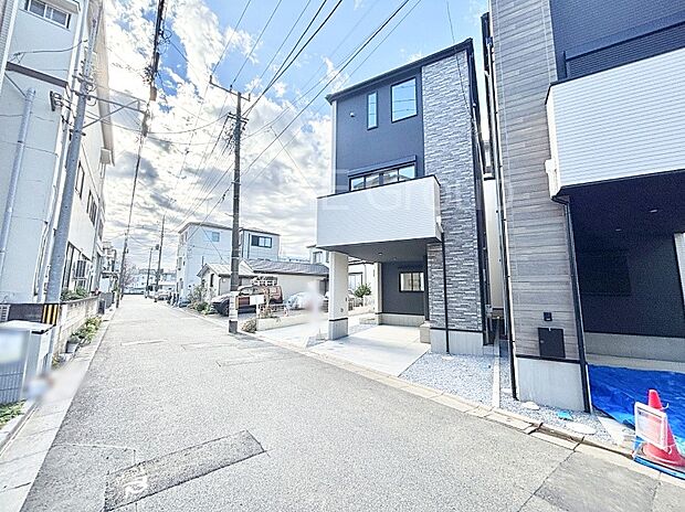 前面道路はきちんと整備されています