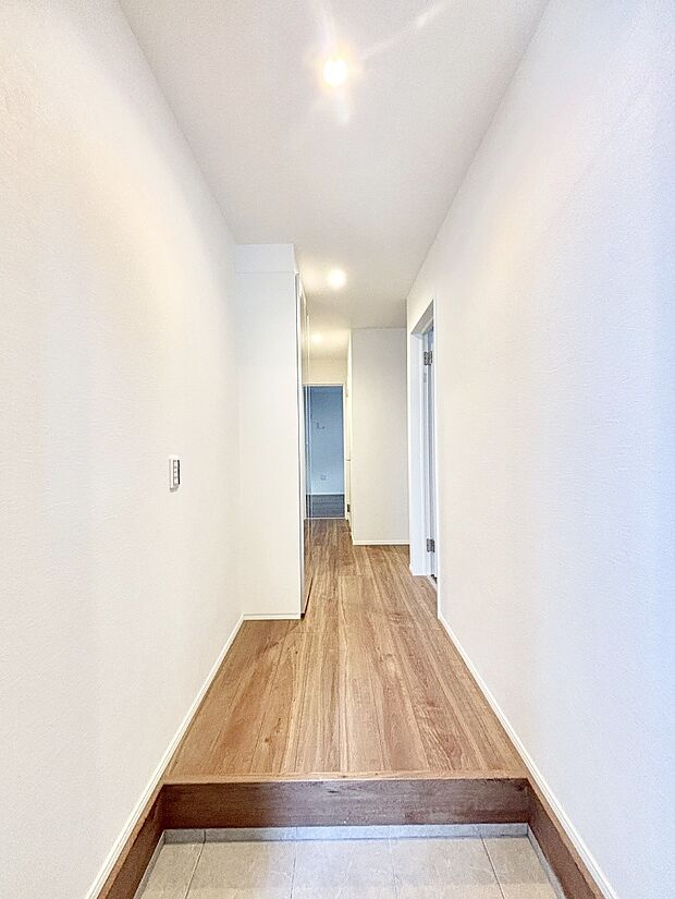 ご家族やお客様を気持ちよくお出迎えできる穏やかな雰囲気の玄関です。