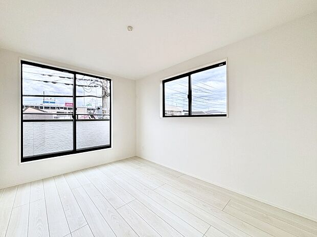 2面採光を確保した明るい空間。家族みんなが快適な暮らしを実現する設計です。