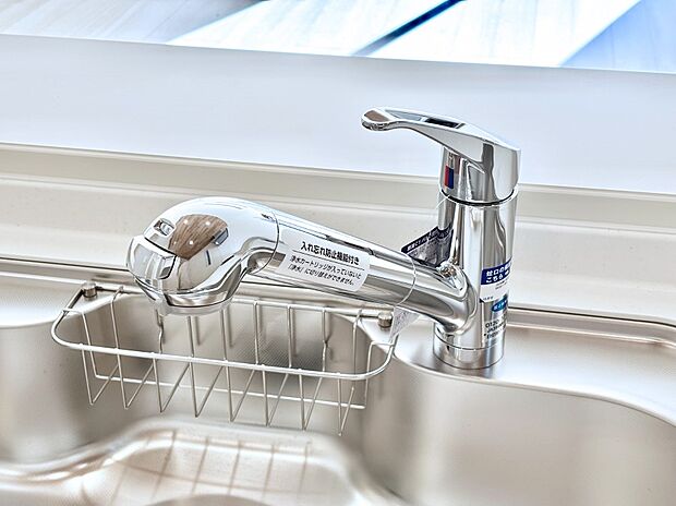 いつでも清潔なおいしいお水を。一つの水栓で水道水と浄水を使い分け。