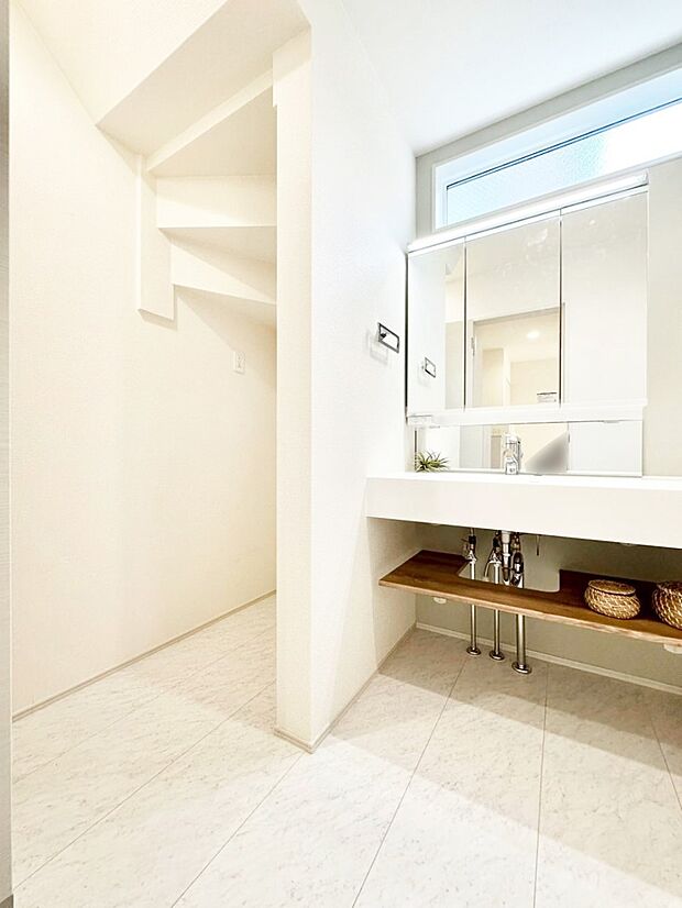 上質な洗面空間がゆとりの時間を演出