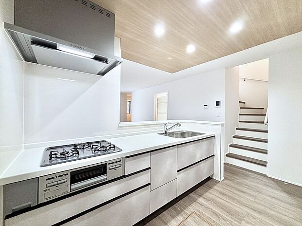 毎日使うキッチンだから、使いやすさ＆お手入れのしやすさにこだわりました。 