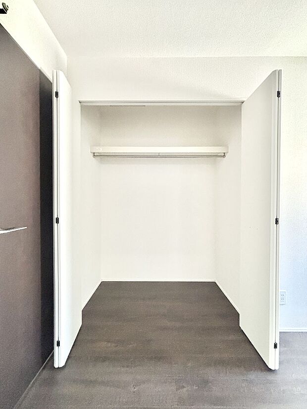 たっぷりの収納スペースで快適に暮らせそう 