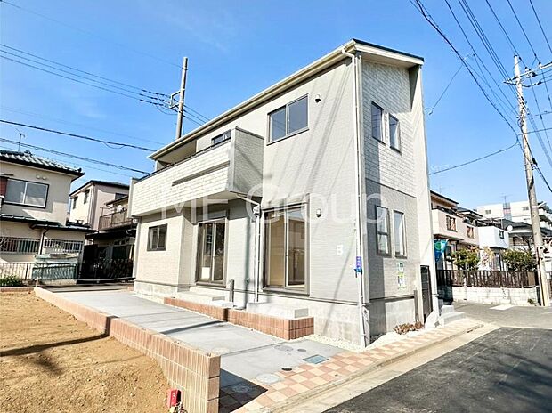 洗練された外観、上質な住空間が広がる室内は永く安心して過ごせる住居です。