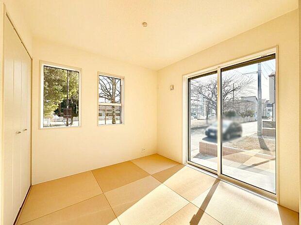 リビング隣接の和室は毎日の暮らしに癒しと安らぎをもたらしてくれます