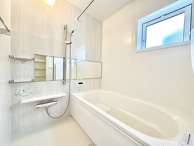 落ち着いた雰囲気でゆっくりお寛ぎいただけるバスルーム