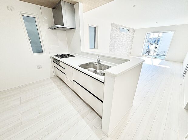 料理をしながらご家族との会話を楽しめる対面カウンターキッチン