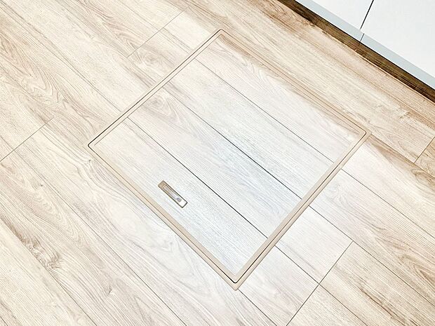 床下収納付き!日用品・非常用品の収納にも大活躍。