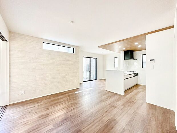 ご家族が自然と集まり、賑やかな笑い声で包まれる憩いの空間になりそうですね!