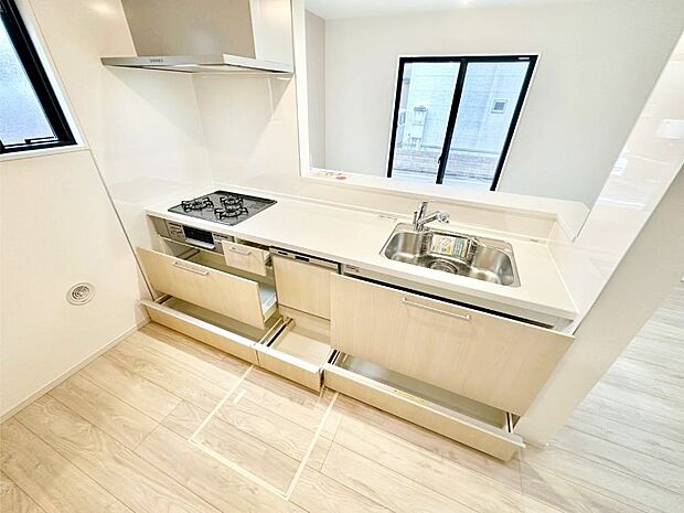 使いやすさを優先したスライド式収納タイプ！