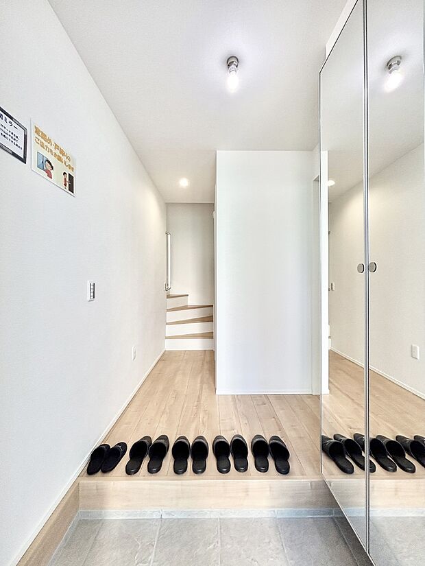 家族の帰宅やお客様をあたたかく迎える玄関