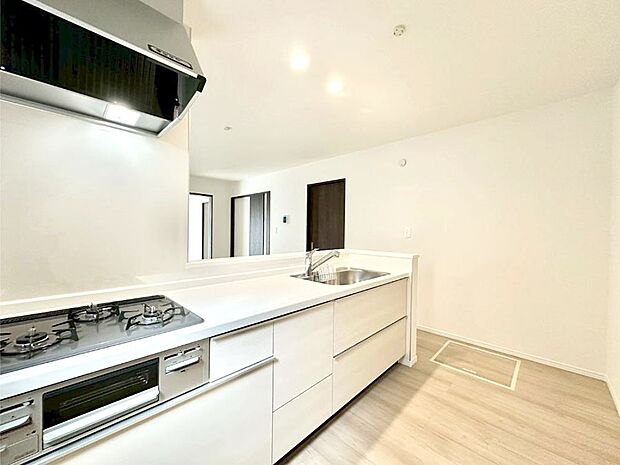 料理をしながらでもご家族との会話を楽しめる対面キッチン