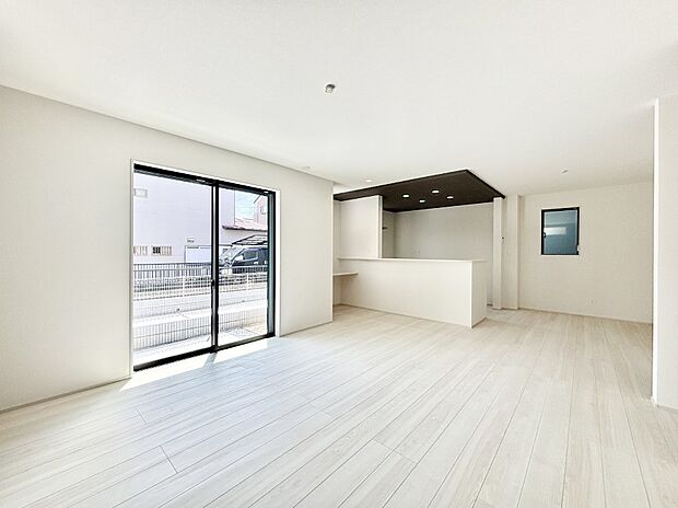 どこにいても家族のつながりを感じられるコミュニケーションリビング。 