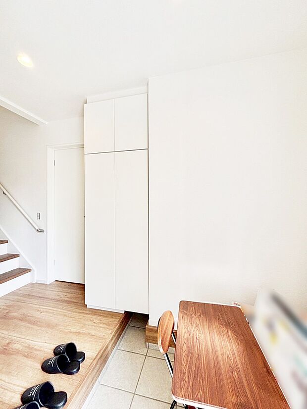 家族の帰宅やお客様をあたたかく迎える玄関