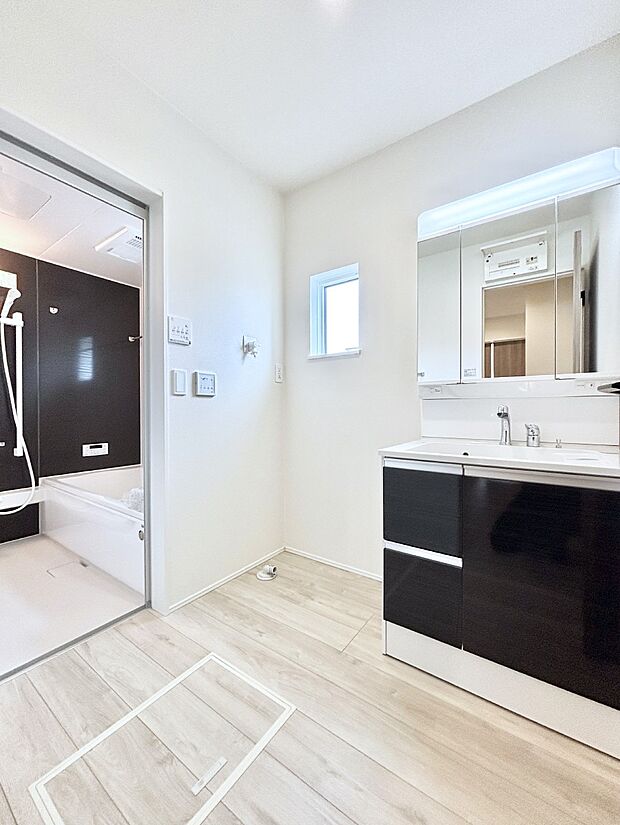 広々とゆとりのあるランドリースペース。  