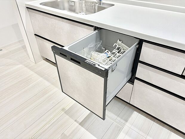 面倒なお片づけは食洗機にお任せ！家事の負担が減って、時間にも気持ちにもゆとりができます。