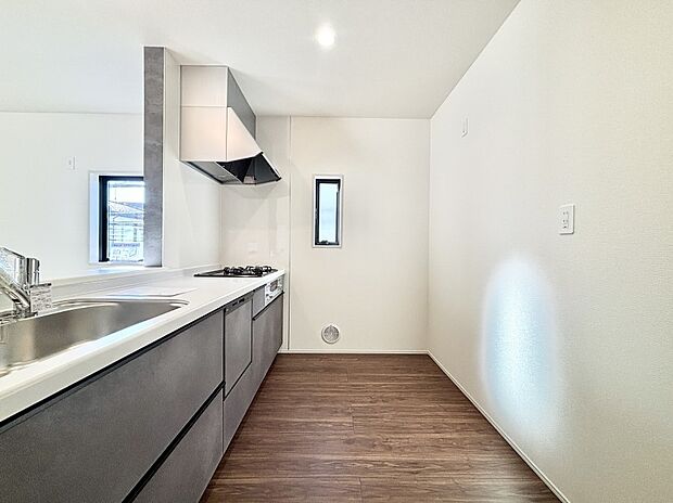 料理をしながらご家族との会話を楽しめる対面カウンターキッチン