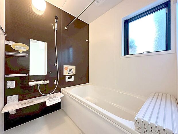 落ち着いた雰囲気でゆっくりお寛ぎいただけるバスルーム