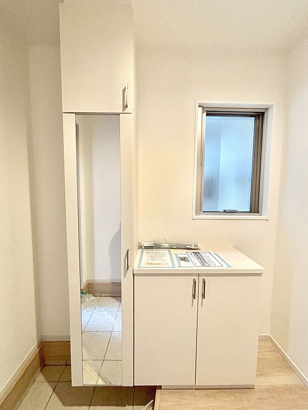 たっぷり収納できるシューズボックスで家族全員の靴も、玄関すっきり。  