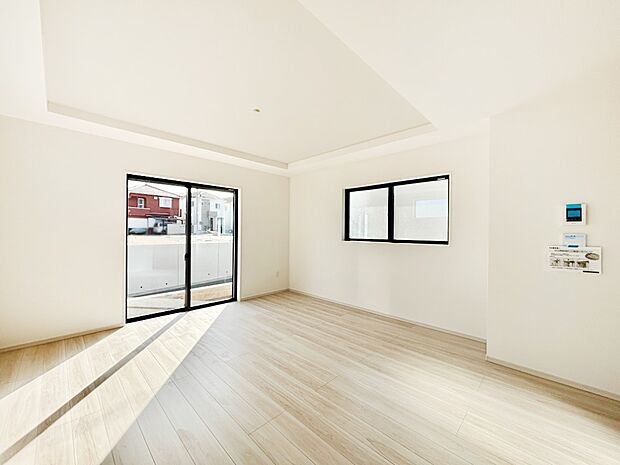 家族団らんの時間も増えそうなくつろぎのリビングダイニング。