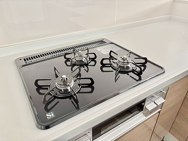 三口ガスコンロでお料理が一気にはかどりそう。