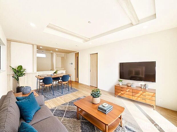 折上天井がＬＤＫに開放感をプラス！家族みんながゆったり寛げます　※家具はCGです