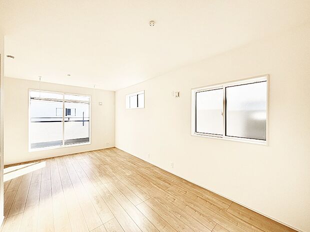 明るいバルコニーサイドに洋室を設置。目覚めの良い寝室に。