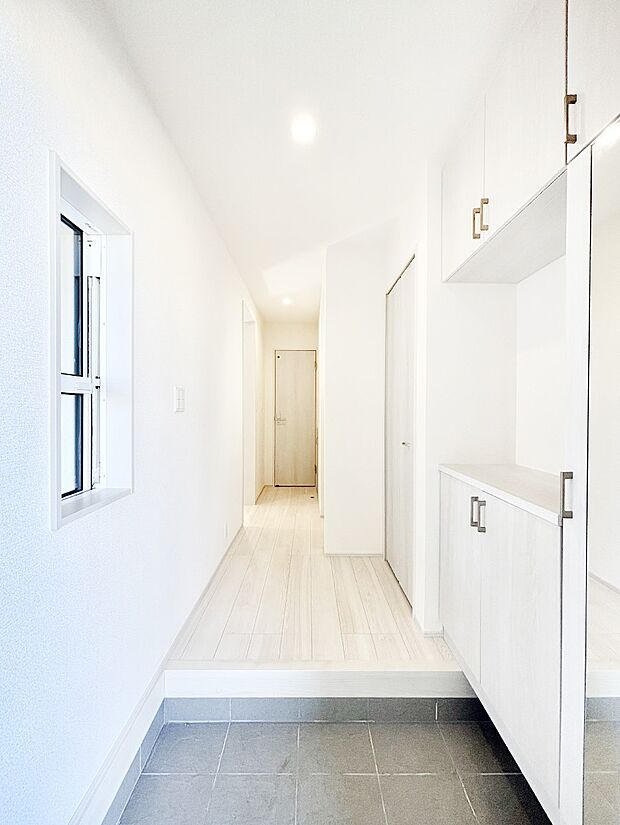 家族の帰宅やお客様をあたたかく迎える玄関