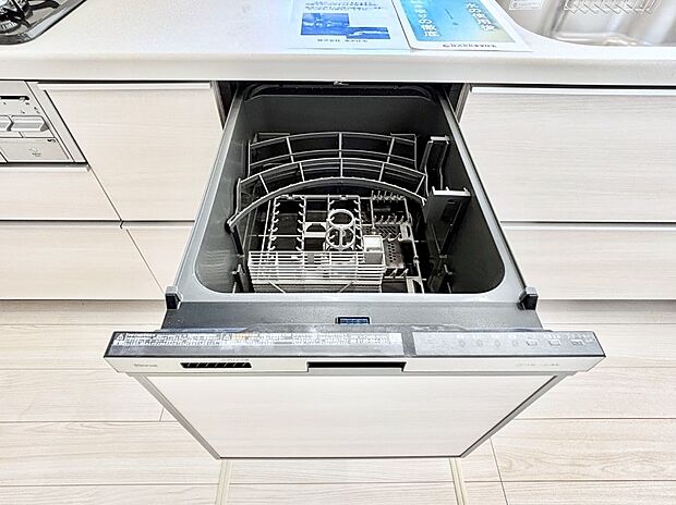 面倒なお片づけは食洗機にお任せ！家事の負担が減って、時間にも気持ちにもゆとりができます。