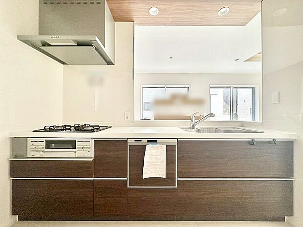 広々とした使い勝手の良いキッチンで日々のお料理も楽しくなりそう