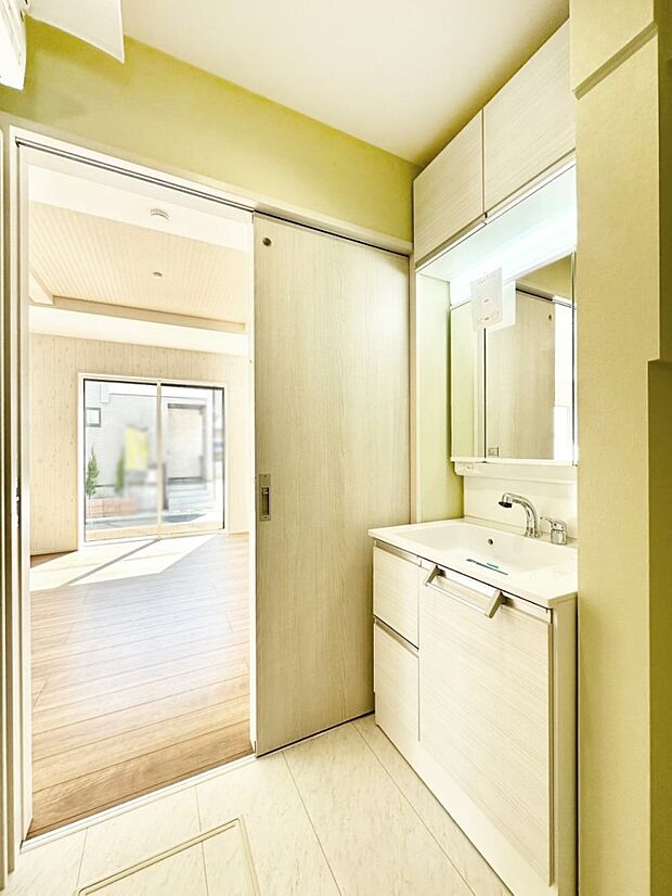 清潔感のある快適空間です。毎日の身支度も気持ち良くお使い頂けます。