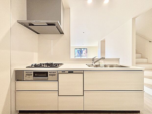 広々とした使い勝手の良いキッチンで日々のお料理も楽しくなりそう