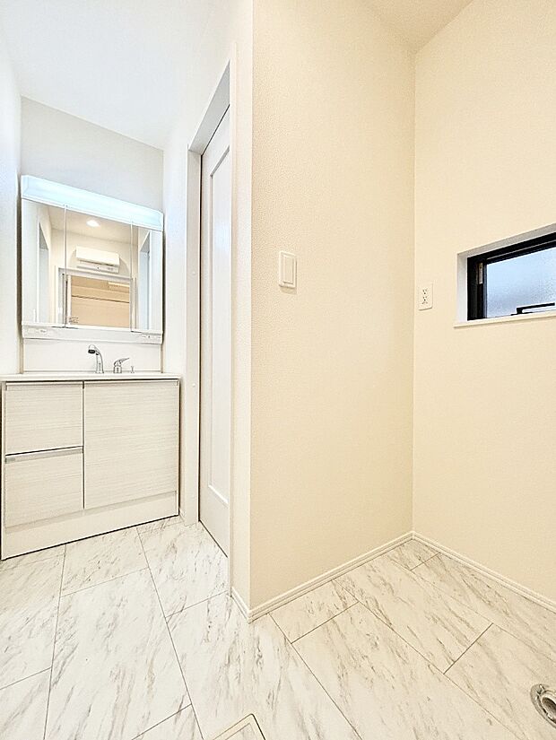 お子さんがうがい、手洗いも喜んでしてくれそうな洗面所!