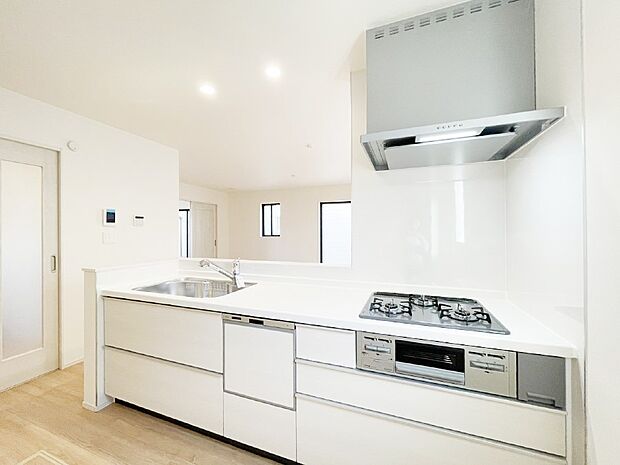 広々とした使い勝手の良いキッチンで日々のお料理も楽しくなりそう