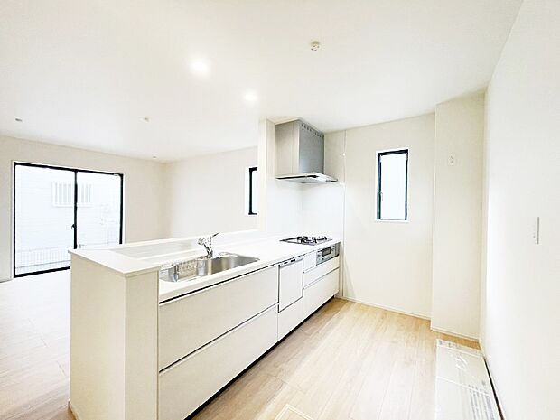 料理をしながらご家族との会話を楽しめる対面カウンターキッチン