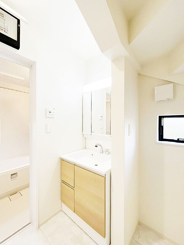 キッチンとの動線を考慮した水廻り集中設計で忙しい時間の家事もラクラク