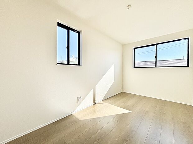 2面採光なので、明るく風通しも良く心地良い生活が送れます。