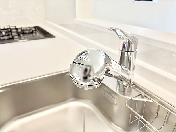 浄水器一体型のキッチンで洗い物用・料理用と切り替え簡単!