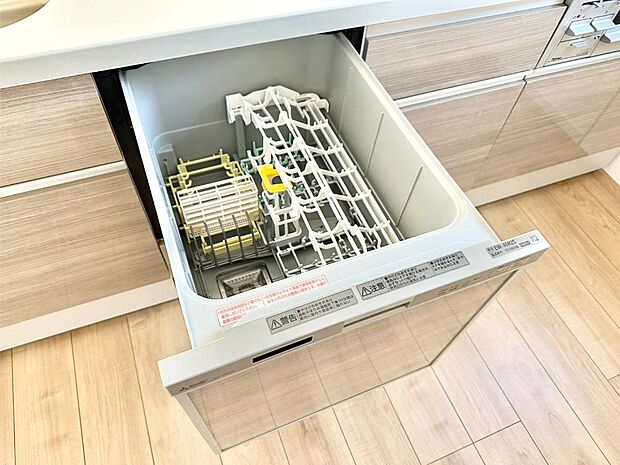 面倒なお片づけは食洗機にお任せ！家事の負担が減って、時間にも気持ちにもゆとりができます。