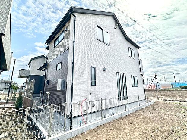 洗練された外観、上質な住空間が広がる室内は永く安心して過ごせる住居です。