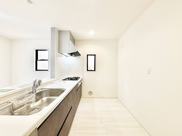 広々とした使い勝手の良いキッチンで日々のお料理も楽しくなりそう