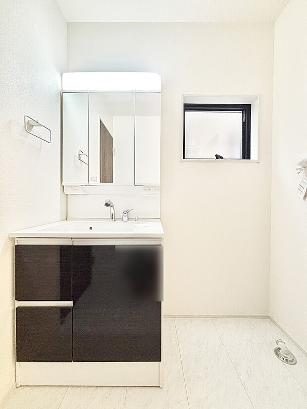 収納力と機能性に優れた洗面化粧台