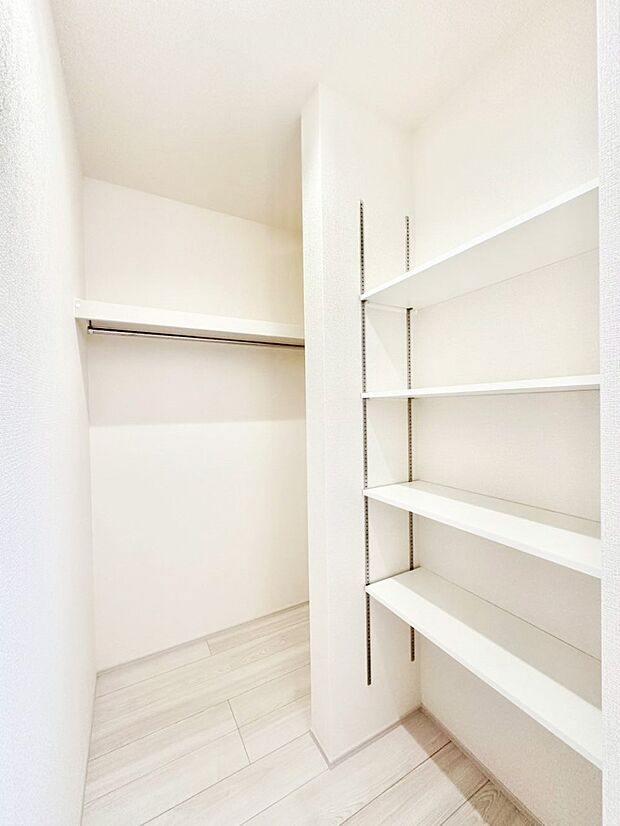 食材のストックはもちろん、日用品の収納など使い方はいろいろ！    