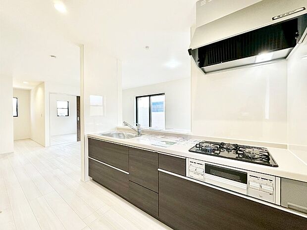 料理をしながらご家族との会話を楽しめる対面カウンターキッチン