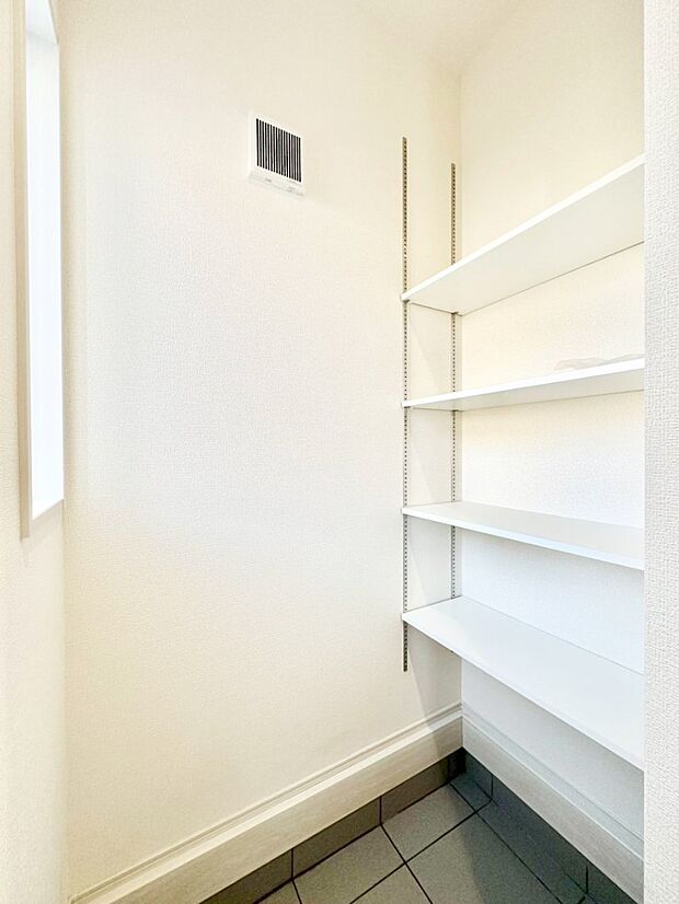 大きなものも片付く土間収納付きで、いつでも玄関はスッキリ