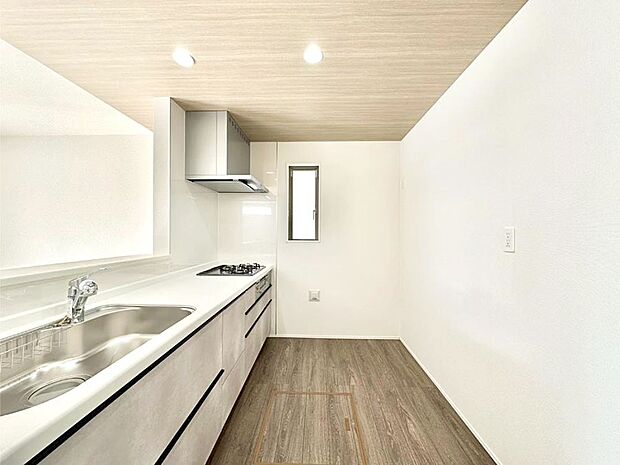 ゆとりあるキッチンではご家族と楽しくお料理ができます。