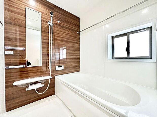 落ち着いた雰囲気でゆっくりお寛ぎいただけるバスルーム